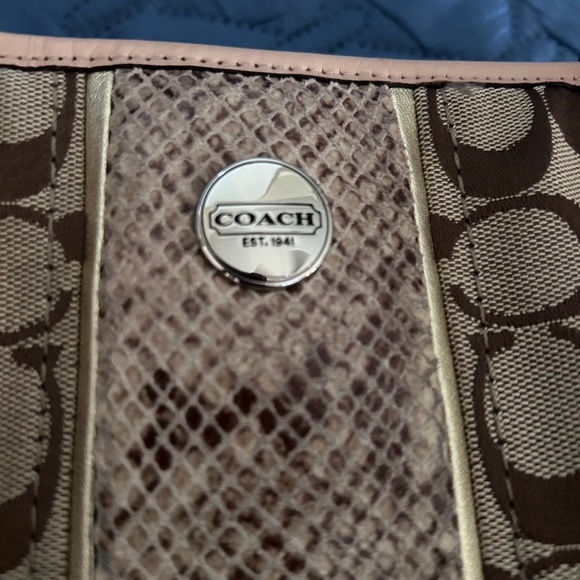 AUTHENTIC COACH SIGNATURE STRIPE PYTHON STRIPE CARRYALL. - Picture 6 of 14